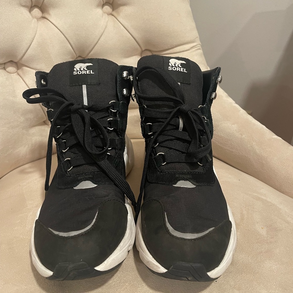 Trendy Sorel Boots in very good conditions ! W9